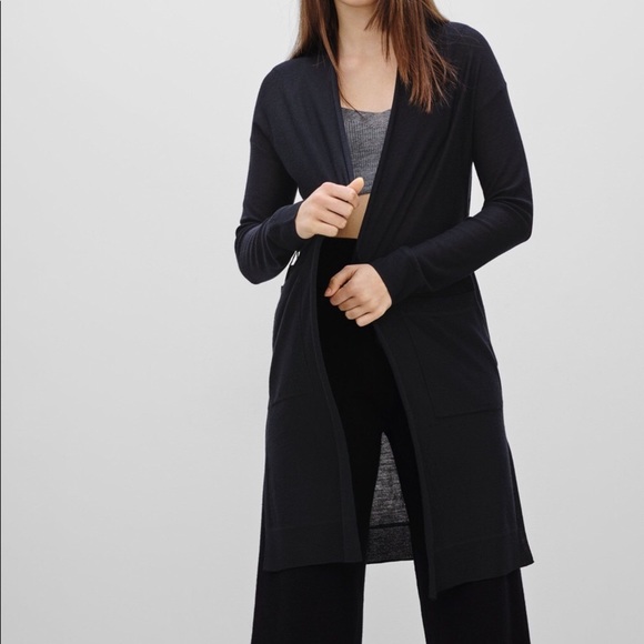 Aritzia Sweaters - ⭐️Aritzia Wilfred duster with pockets/tie waist❤️